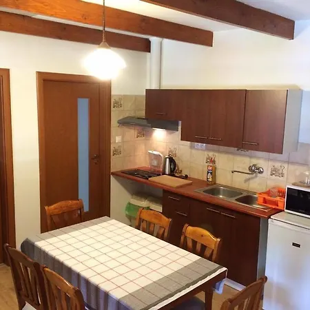 Casa de hóspedes U Emila 3*