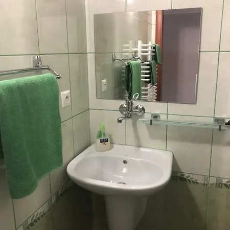 U Emila Πανσιόν 3*